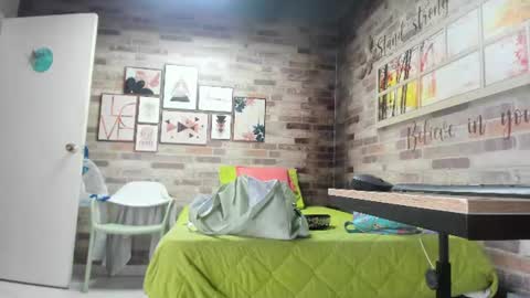 Snapshot of isabela_gomez3 chatting on 06/20/26, 12:08 Isabela online show from 06/20/26, 12:08