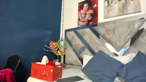 Mommy Isa online show from 01/18/26, 05:44