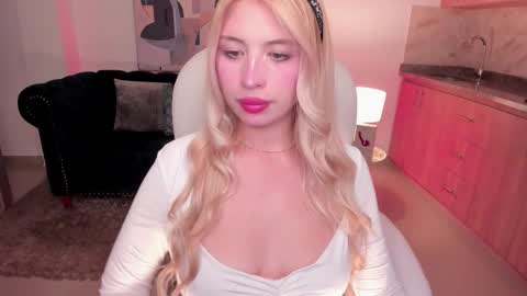 isabela romano online show from 09/12/25, 05:18