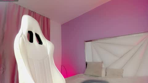 I S A B E L A ISA  online show from 10/10/25, 03:16