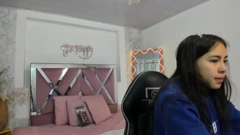 Snapshot of isabela_tay chatting on 12/17/25, 11:38 ISABELA online show from 12/17/25, 11:38