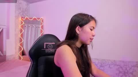 Snapshot of isabela_tay chatting on 12/22/25, 11:40 ISABELA online show from 12/22/25, 11:40