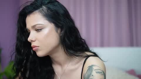 Snapshot of isabelamber chatting on 11/26/25, 09:38 Isabel online show from 11/26/25, 09:38