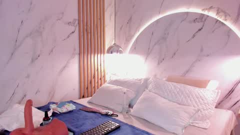 Snapshot of isabelastefano chatting on 11/06/25, 02:01 isabelastefano online show from 11/06/25, 02:01