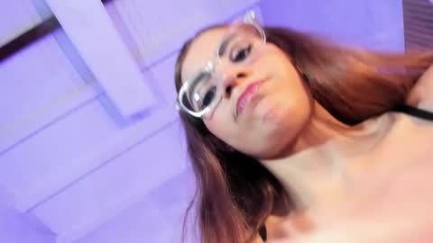 Snapshot of isabelastefano chatting on 11/20/25, 03:28 isabelastefano online show from 11/20/25, 03:28