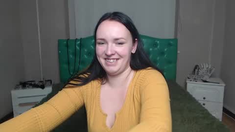 Snapshot of isabelblackberry chatting on 12/16/24, 03:32 IsabelBlackberry online show from 12/16/24, 03:32