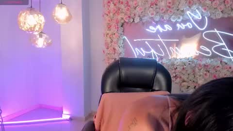 Isabel Bornner online show from 12/22/25, 06:49