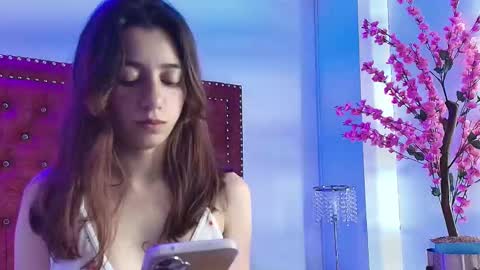 Snapshot of isabell_smiith chatting on 12/13/25, 07:53 Isabell online show from 12/13/25, 07:53