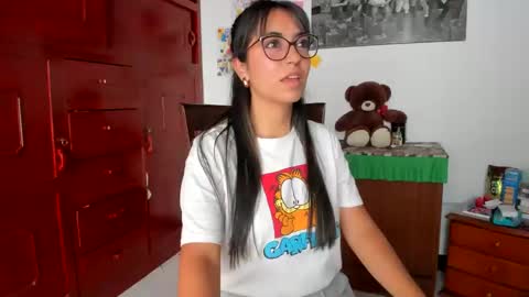 Snapshot of isabella22_1 chatting on 01/17/25, 05:51 Isabella22 1 online show from 01/17/25, 05:51