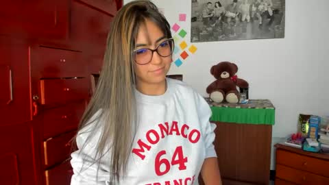 Snapshot of isabella22_1 chatting on 01/21/25, 04:48 Isabella22 1 online show from 01/21/25, 04:48