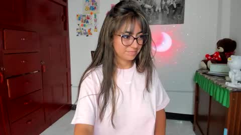 Snapshot of isabella22_1 chatting on 02/05/25, 04:36 Isabella22 1 online show from 02/05/25, 04:36