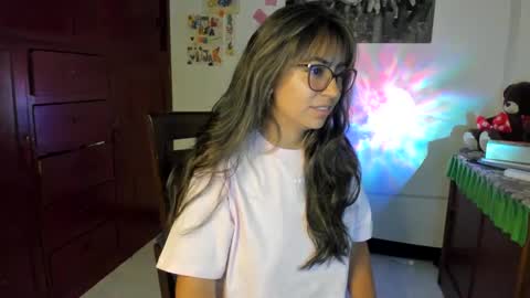 Snapshot of isabella22_1 chatting on 02/06/25, 12:43 Isabella22 1 online show from 02/06/25, 12:43