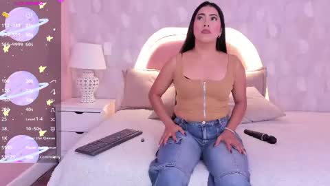 Snapshot of isabella__milf chatting on 07/15/26, 07:08 isabella__milf online show from 07/15/26, 07:08
