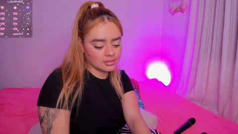 Snapshot of isabella_arias1 chatting on 01/06/25, 08:57 Isabella Arias online show from 01/06/25, 08:57