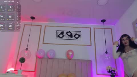 Snapshot of isabella_cherry_ chatting on 11/27/25, 04:14 Isa Online 11pm to 5am Colombia time online show from 11/27/25, 04:14