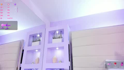 Snapshot of isabella_daniell chatting on 11/27/25, 04:25 Isa online show from 11/27/25, 04:25