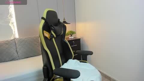 Snapshot of isabella_florez22 chatting on 03/12/26, 12:11 Isabel florez online show from 03/12/26, 12:11