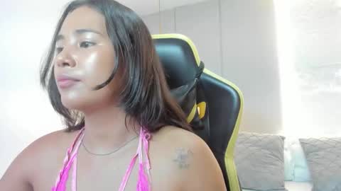 Snapshot of isabella_florez22 chatting on 03/27/26, 12:05 Isabel florez online show from 03/27/26, 12:05