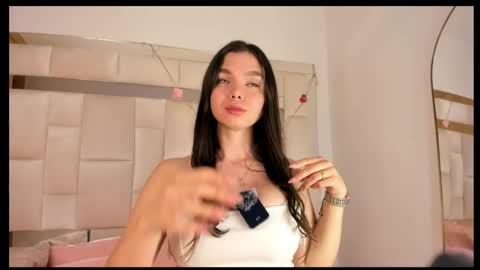Snapshot of isabella_gomez11 chatting on 06/06/26, 11:31 isabella_gomez11 online show from 06/06/26, 11:31