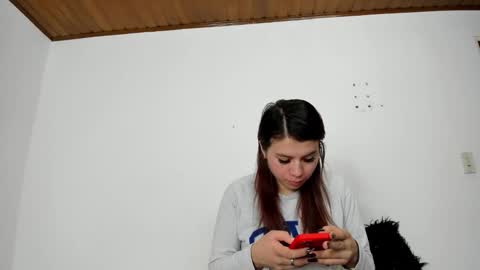 Snapshot of isabella_jaramillo chatting on 11/13/25, 12:26 isabella_jaramillo online show from 11/13/25, 12:26