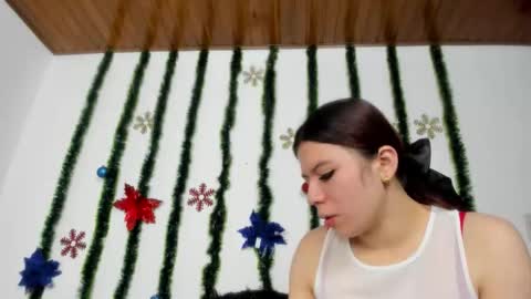 Snapshot of isabella_jaramillo chatting on 11/22/25, 11:31 isabella_jaramillo online show from 11/22/25, 11:31