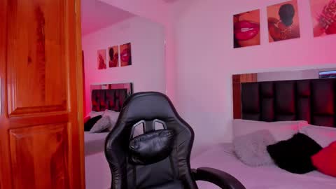 Snapshot of isabella_moon9 chatting on 02/19/26, 11:39 Isabella Moon9 online show from 02/19/26, 11:39