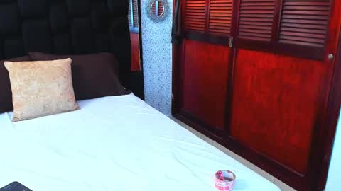 Snapshot of isabella_queen8 chatting on 02/22/25, 01:22 Isabella Your Queen online show from 02/22/25, 01:22