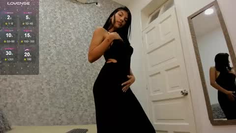 Snapshot of isabella_roberts13 chatting on 01/29/25, 07:53 isa online show from 01/29/25, 07:53