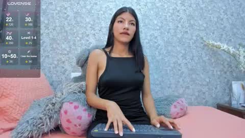 Snapshot of isabella_roberts13 chatting on 02/10/25, 11:02 isa online show from 02/10/25, 11:02