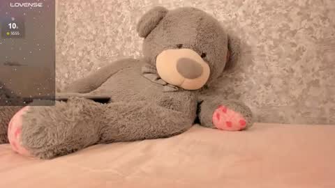 Snapshot of isabella_roberts13 chatting on 02/12/25, 10:59 isa online show from 02/12/25, 10:59