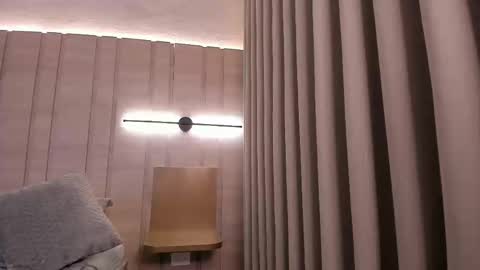 Snapshot of isabella_roberts13 chatting on 09/26/25, 08:35 isa online show from 09/26/25, 08:35