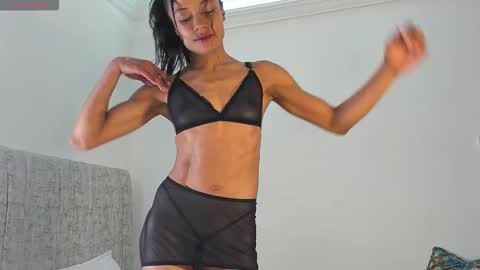 Isabella online show from 11/14/25, 12:20