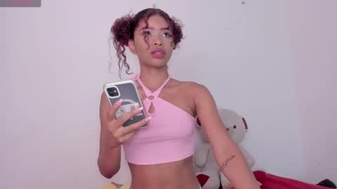 Snapshot of isabella_sex18 chatting on 01/06/25, 05:30 isabella online show from 01/06/25, 05:30