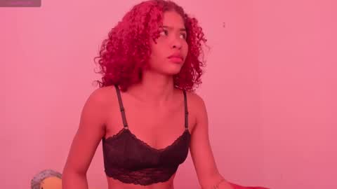 Snapshot of isabella_sex18 chatting on 01/12/25, 07:21 isabella online show from 01/12/25, 07:21