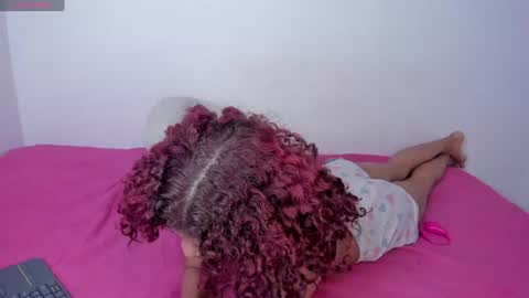 Snapshot of isabella_sex18 chatting on 01/18/25, 06:34 isabella online show from 01/18/25, 06:34