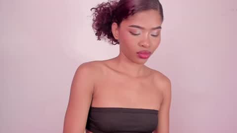 Snapshot of isabella_sex18 chatting on 01/25/25, 01:32 isabella online show from 01/25/25, 01:32