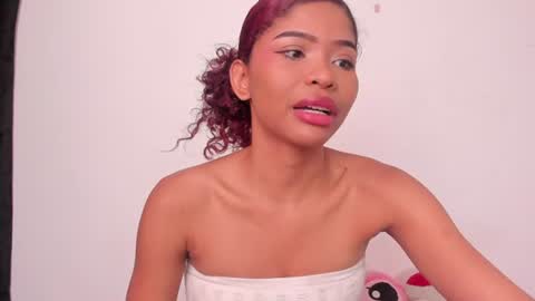 Snapshot of isabella_sex18 chatting on 01/27/25, 01:37 isabella online show from 01/27/25, 01:37