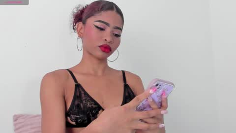 Snapshot of isabella_sex18 chatting on 02/26/25, 12:49 isabella online show from 02/26/25, 12:49