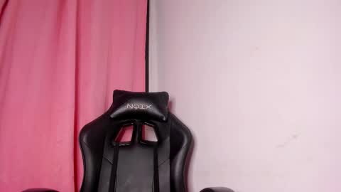 Snapshot of isabella_sex18 chatting on 10/08/25, 02:20 isabella online show from 10/08/25, 02:20