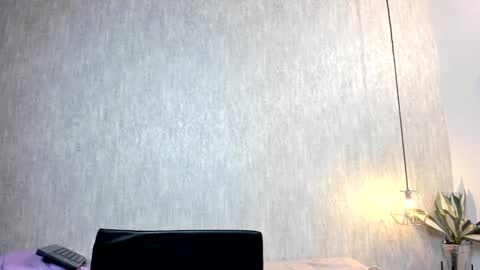 isabella zc online show from 01/24/25, 06:04