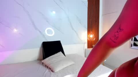 isabella zc online show from 10/10/25, 08:08