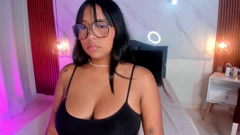 isabella zc online show from 11/03/25, 08:43