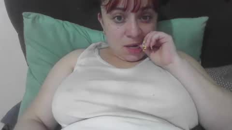 isabellaa_hills_ online show from 11/17/25, 06:35