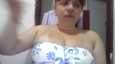 isabellaa_hills_ online show from 12/16/25, 03:39