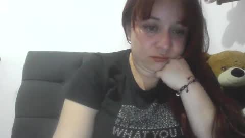 Snapshot of isabellaa_hills_ chatting on 04/19/26, 10:01 isabellaa_hills_ online show from 04/19/26, 10:01
