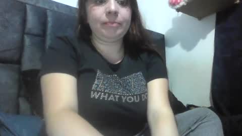 Snapshot of isabellaa_hills_ chatting on 06/13/26, 10:40 isabellaa_hills_ online show from 06/13/26, 10:40