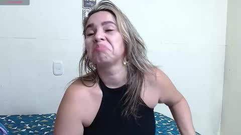 isabellaa_smith03 online show from 02/18/26, 11:44