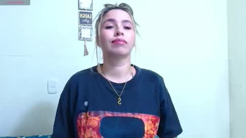 isabellaa_smith03 online show from 03/24/26, 12:04