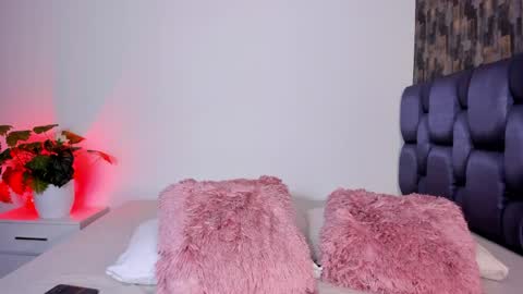 Snapshot of isabellaangeel chatting on 04/19/26, 02:33 ISABELLA online show from 04/19/26, 02:33