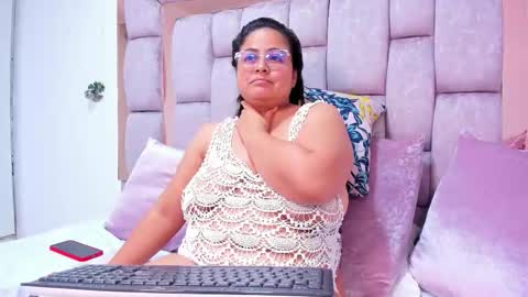 Snapshot of isabellablazee chatting on 03/15/26, 05:35 Isabella online show from 03/15/26, 05:35